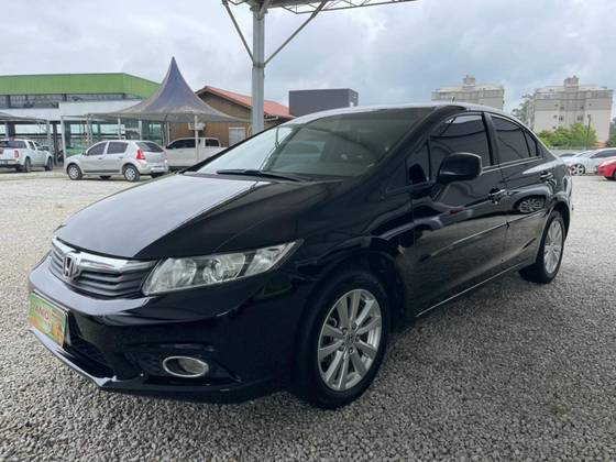 HONDA CIVIC 1.8 LXS 16V FLEX 4P AUTOMÁTICO HONDA CIVIC 1.8 LXS 16V FLEX 4P AUTOMÁTICO